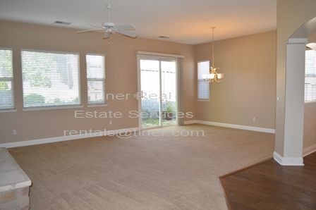 Foto del edificio - 8021 Peach Spruce Dr