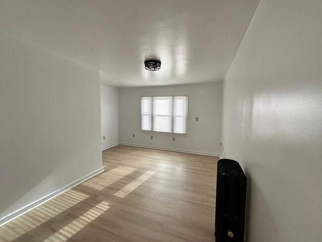 Building Photo - 316 1/2 Bermond Ave