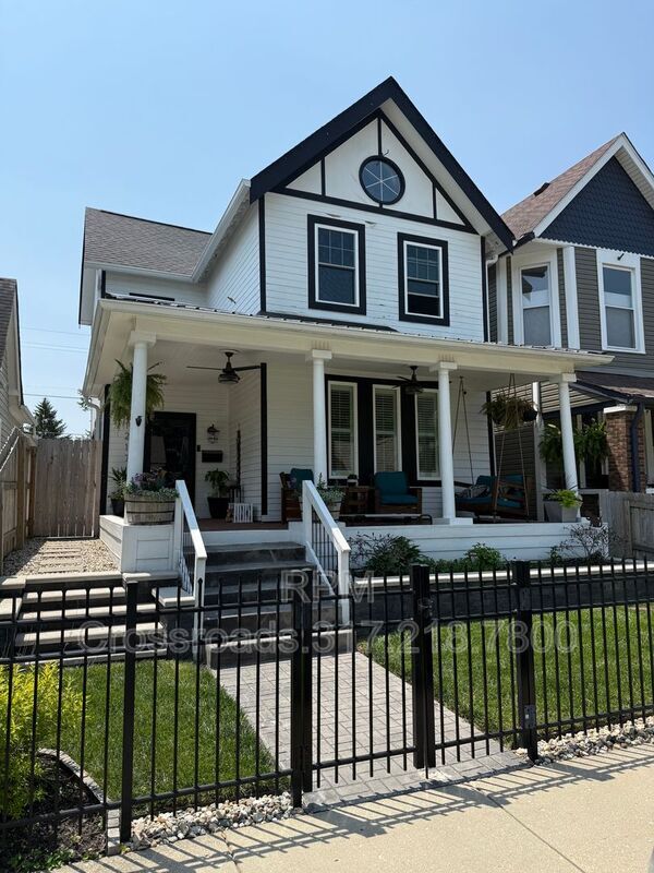 Primary Photo - 1217 Hoyt Ave