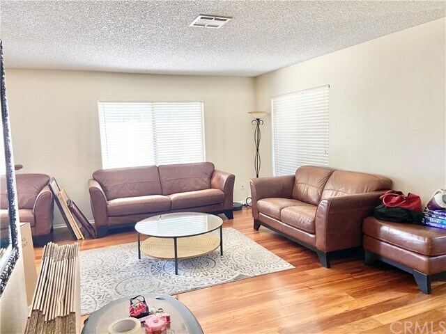 Building Photo - 900 Golden Springs Dr