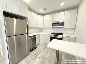 Building Photo - 10 Cawfield St