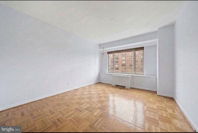 Foto del edificio - 4301 Massachusetts Ave NW