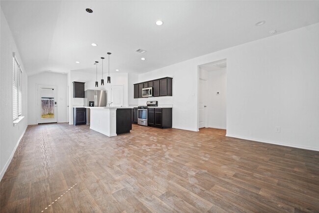 Foto del edificio - 14634 Cyn Pnes Ln