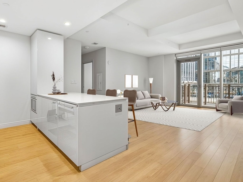 Foto principal - 135 Seaport Blvd