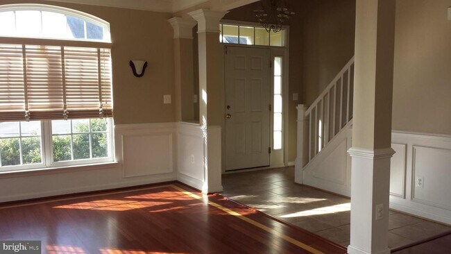 Foto del edificio - 9300 Warren Falls Ln