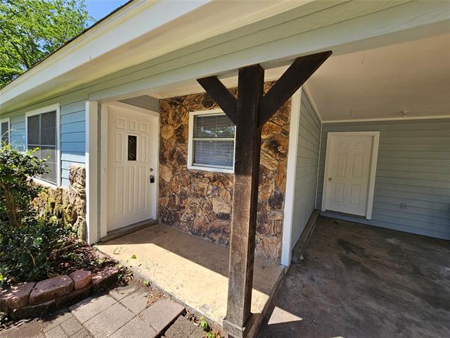 Building Photo - 1234 Joly St