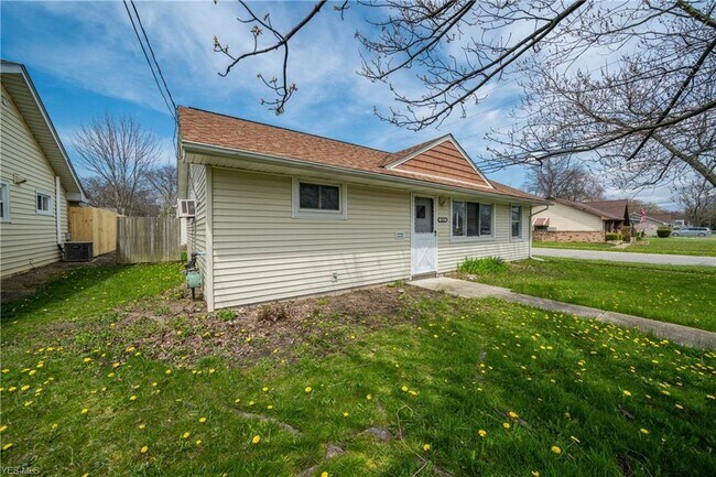 Building Photo - 4231 Brockley Ave