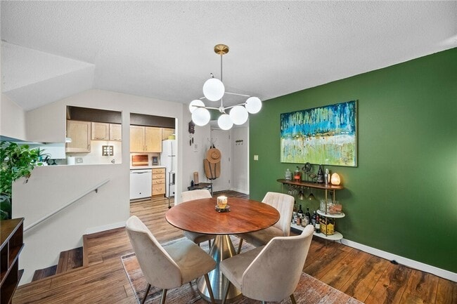 Building Photo - 4902 University Ave