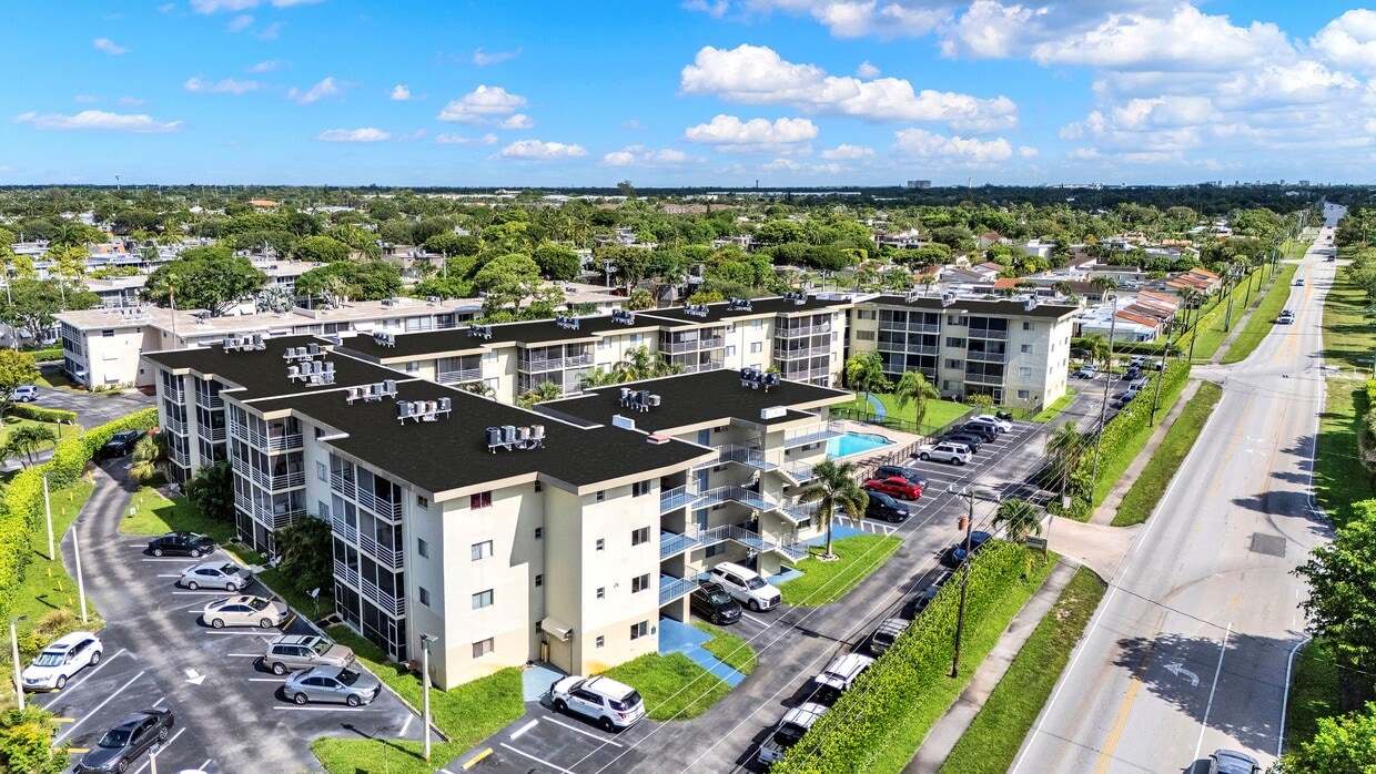 Primary Photo - Palm Ridge Apartments