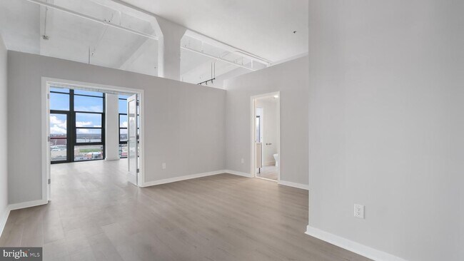 Building Photo - 444 N 4th St