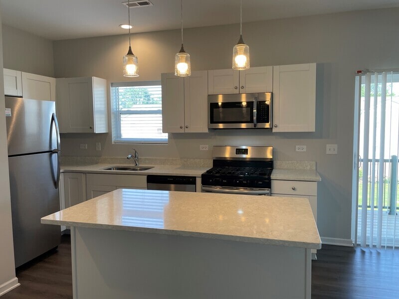 Foto principal - 853 E Main St