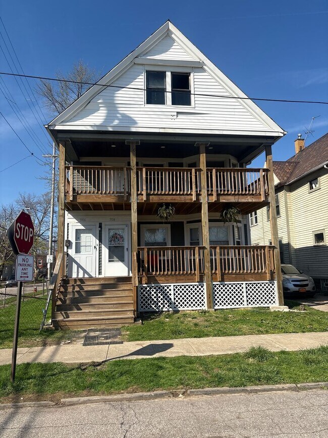 Building Photo - 3104 Poe Ave