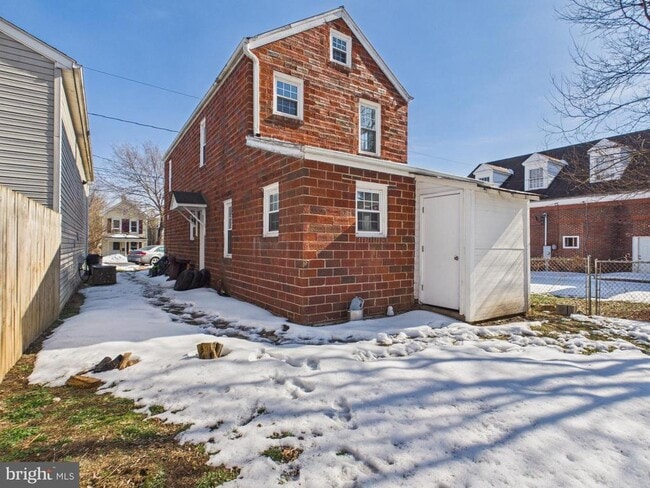 Building Photo - 629 Virginia Ave