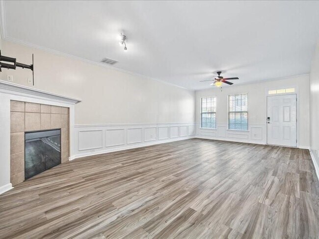 Building Photo - 472 Tufton Tr
