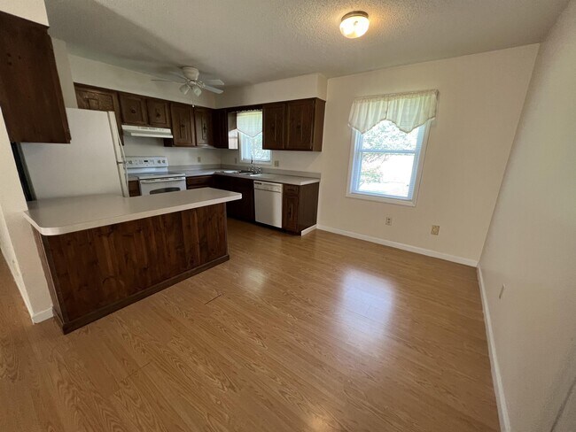 Foto del edificio - 156 Bumgarner Ln