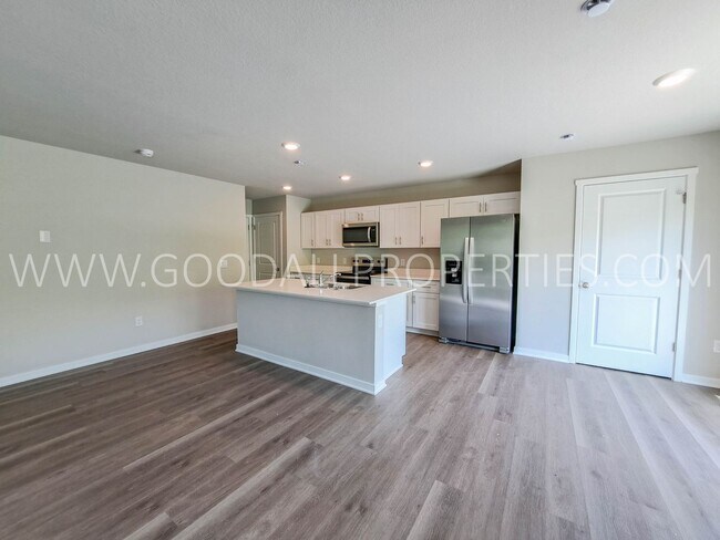 Foto del edificio - $1550 for the 1st 6 MONTHS!!! New Construc...