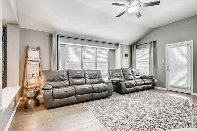 Building Photo - 148 Fire Wheel Pass