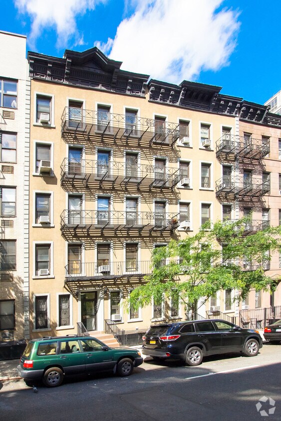 Foto principal - 341 E 65th St