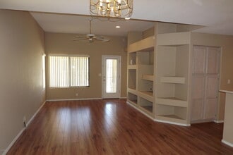 Building Photo - 13826 N Cambria Dr