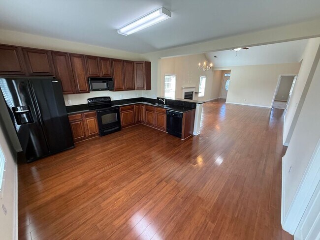 Foto del edificio - Beautiful Brick Home in Patriot Village!