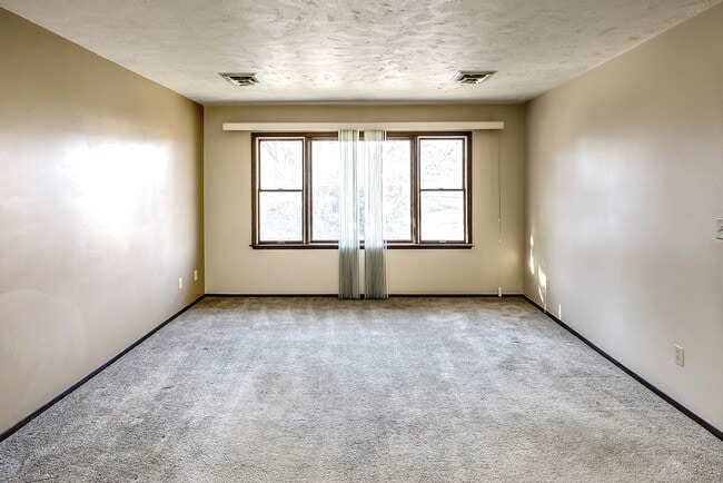 Photo - Spacious 2-Bed and 1-Bath Apartment!