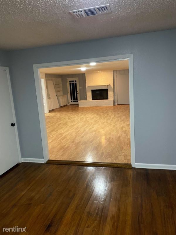 Building Photo - 4 br, 2 bath House - 1306 High School Dr