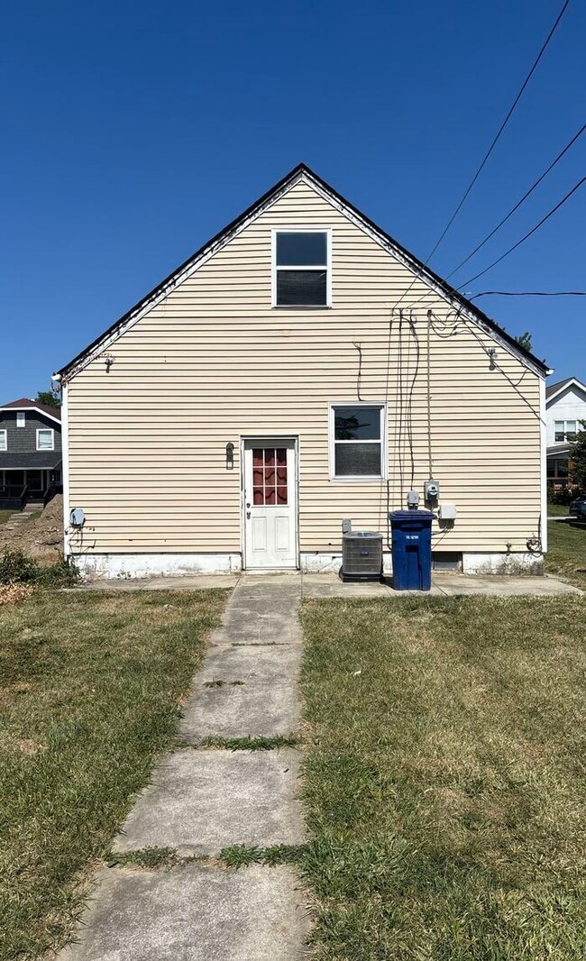 Building Photo - 1261 Hildreth Ave