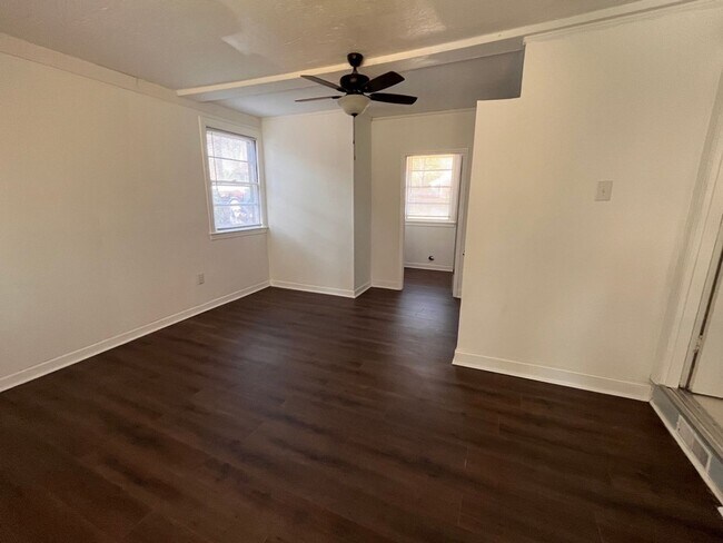 Building Photo - 3 Bedroom, 2 bath house in East Nashville!...