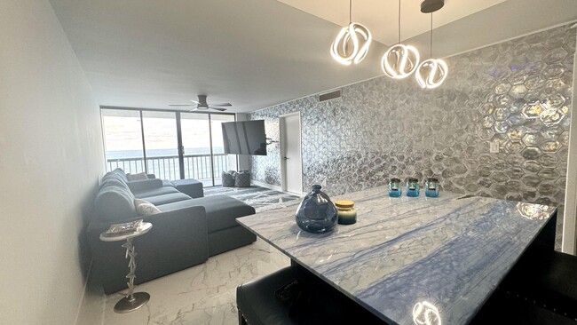 Building Photo - 10680 S Ocean Dr