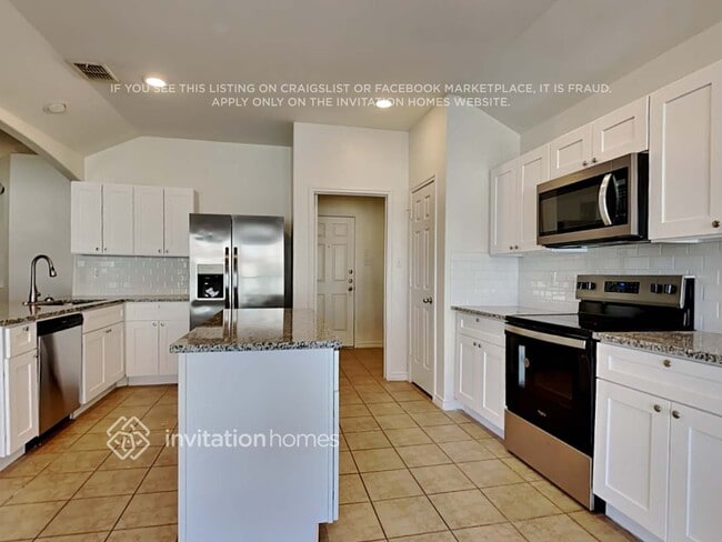 Building Photo - 1000 Fox Willow Ct
