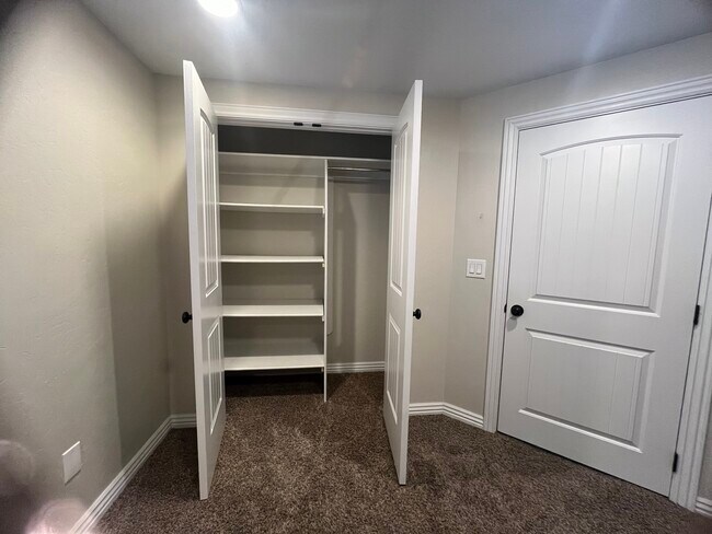 Foto del edificio - 2771 S Ivy Ln