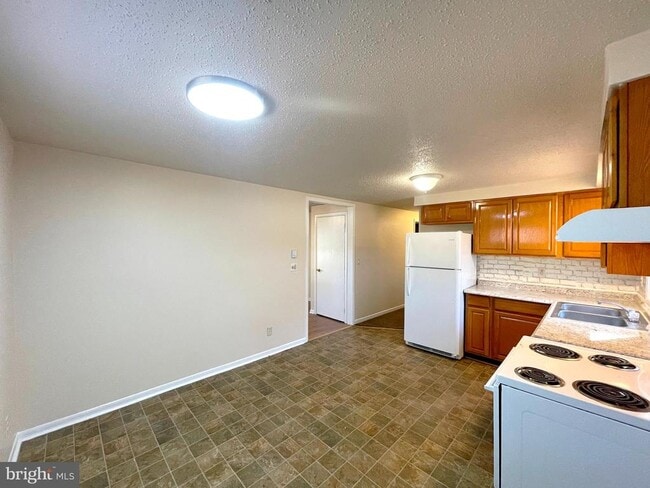 Foto del edificio - 21341 Cambridge Ave