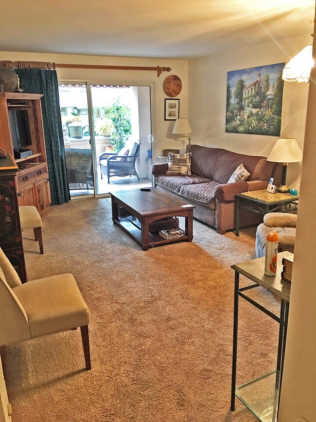 Building Photo - 202 Por La Mar Cir