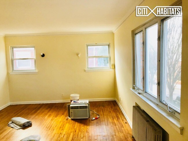 Building Photo - 6227 Boelsen Cres