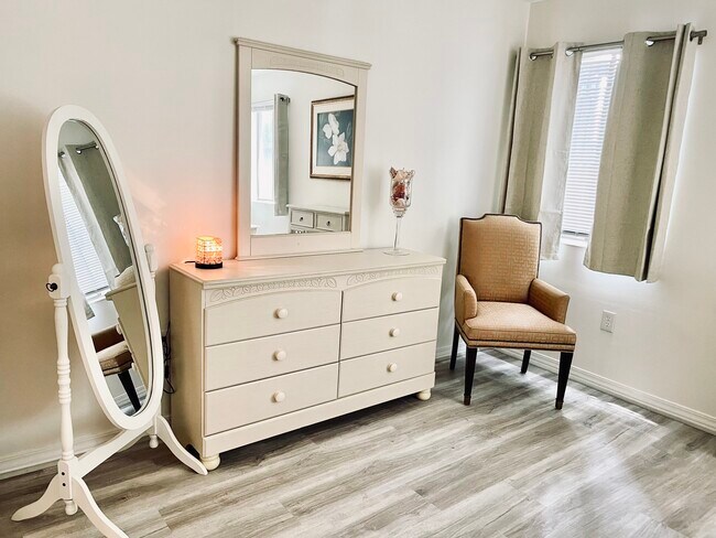 Photo - 2842 SW 14th Dr Apartment