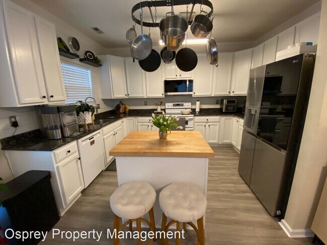 Building Photo - 3 br, 2.5 bath House - 2125 Bizzone Cir