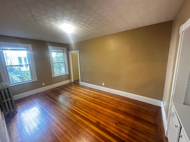 Building Photo - 42 Calvin St