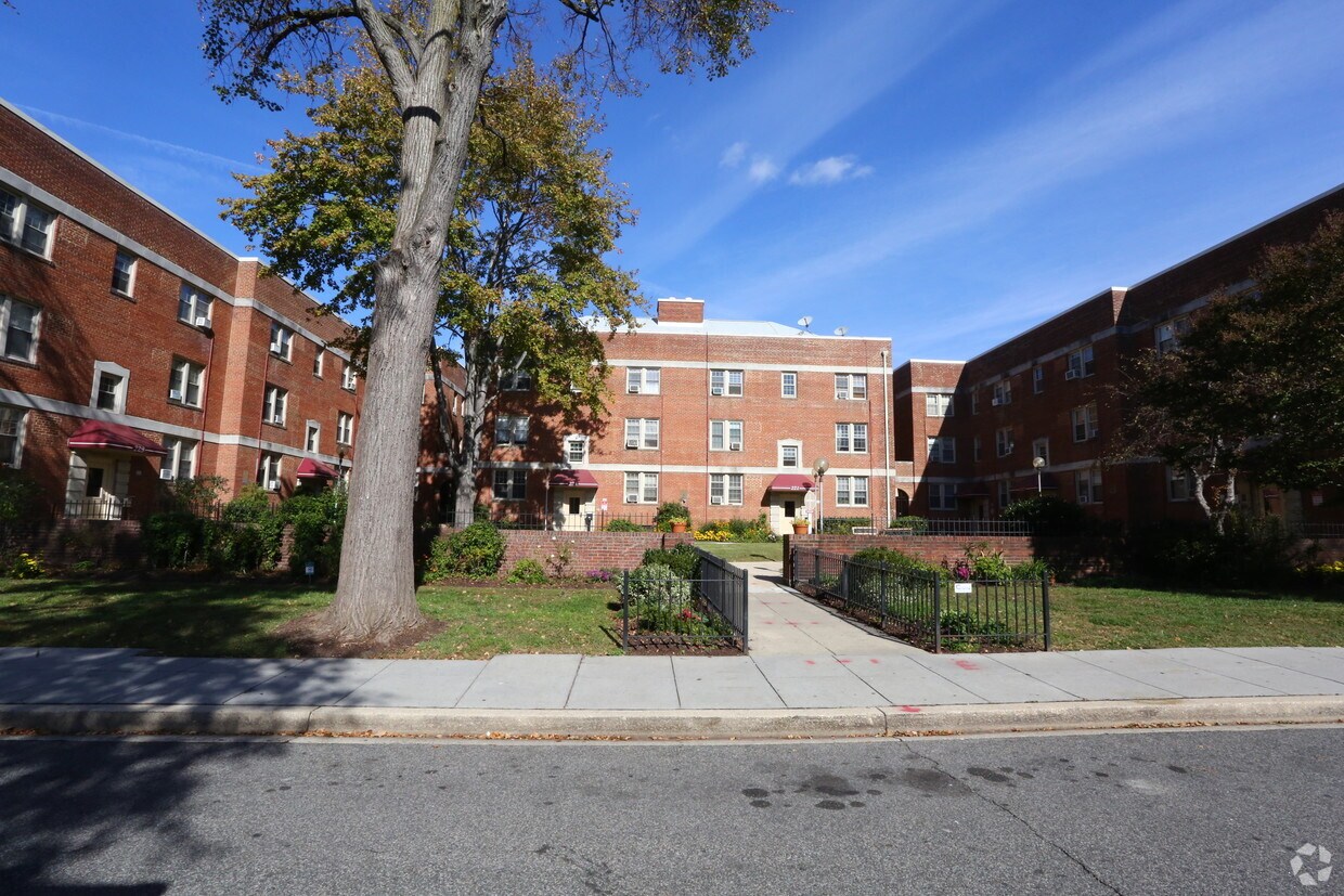 Primary Photo - St James Mutual Home