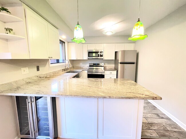 Kitchen - 1750 Henley St