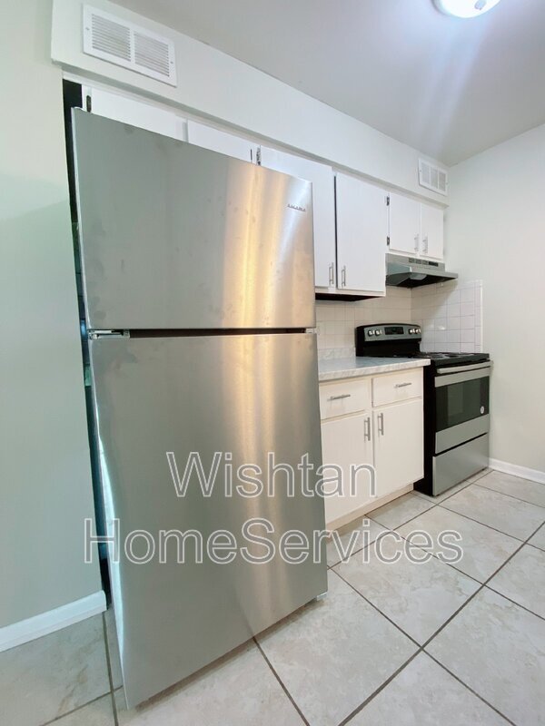 Foto del edificio - 202 Charleston Blvd