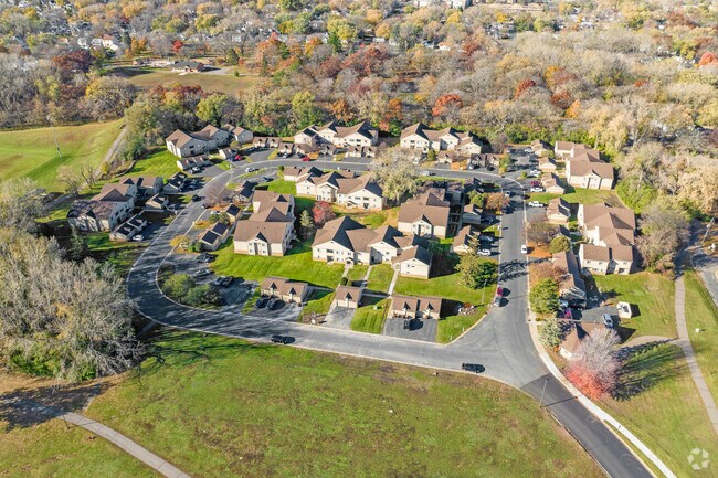 Foto aérea - Somerset Oaks Apartments and Townhomes