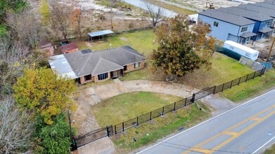 Building Photo - 13610 Furman Rd