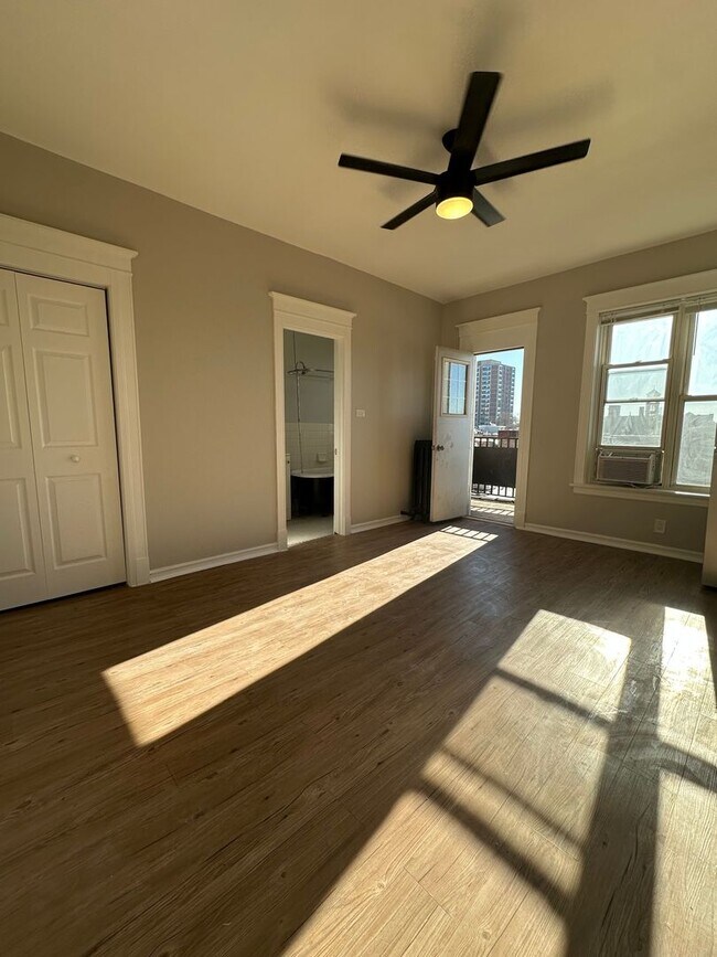 Foto del edificio - 4363 N Kenmore Ave