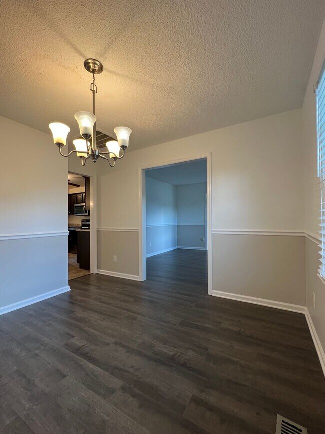 Foto del edificio - 2000 Lakebarry Dr