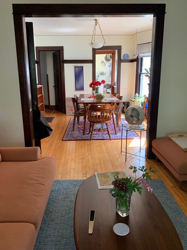 Foto del edificio - 1327 Spaight St