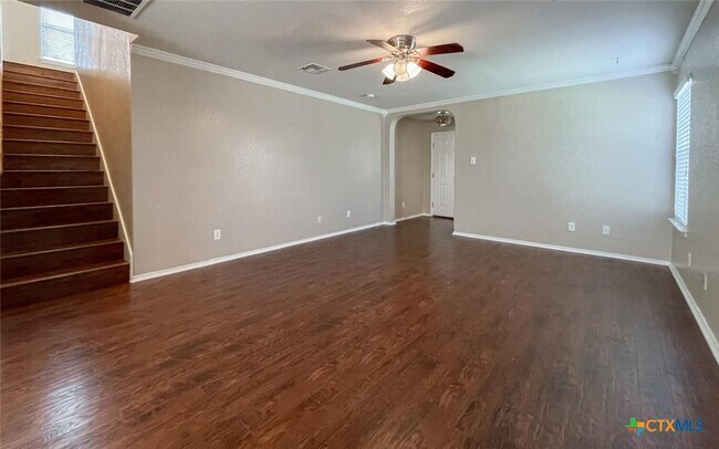 Building Photo - 2237 Stoneleigh Dr