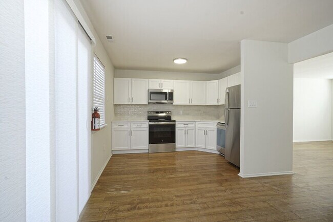 Foto del edificio - 3312 Larkspur Ct