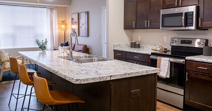 Building Photo - Cadence