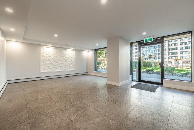 Photo du bâtiment - Regent Towers and Charter House Apartments