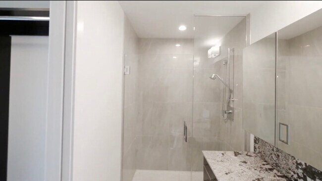 Foto del edificio - 825 N Hudson Ave